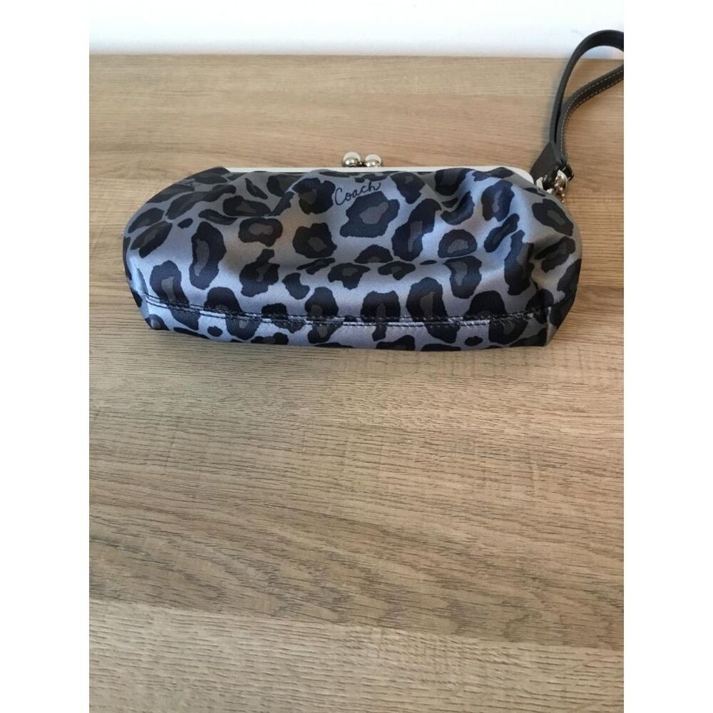 Coach Y2K Oscelot Leopard Print Kisslock Wristlet Purse/Pouch - Picture 4 of 6